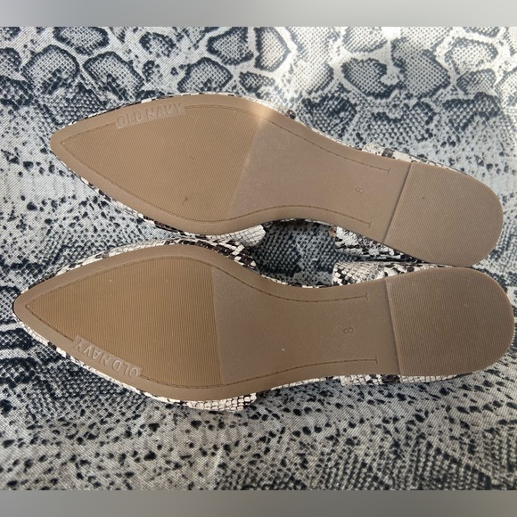 Old Navy snake print pointed toe flats NWOT - Picture 9 of 9